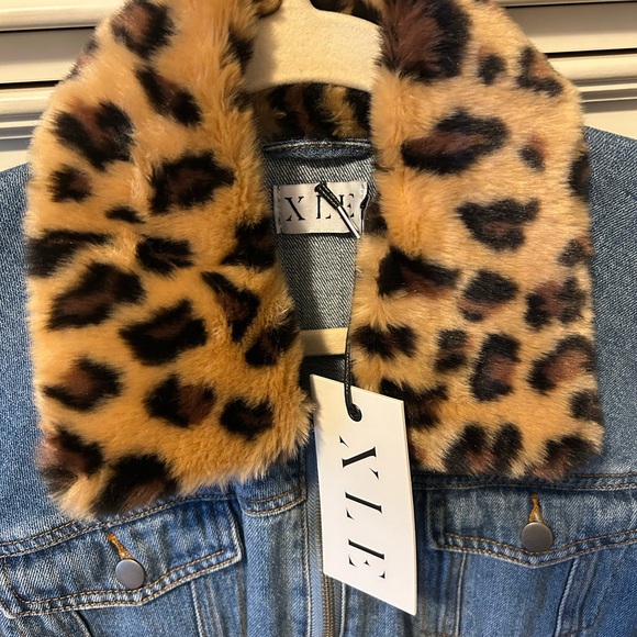 XLE Denim Jacket with Leopard Print Collar - Picture 3 of 3